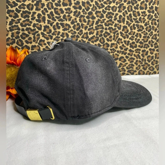 🦋B2G1🦋TRUE RELIGION Black HorseShoe Adjustable Baseball Hat | OSFA | - Picture 2 of 7